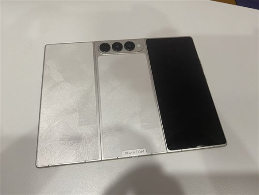 安卓首款！传音三折叠屏首曝：外观跟华为截然不同