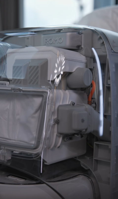 大疆公布首款扫地机器人设计细节：纯视觉方案 双清洁液