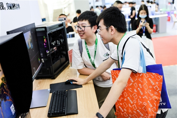 超高清创作 才华绽放：华硕ProArt携全链路显示矩阵登陆BIRTV2025