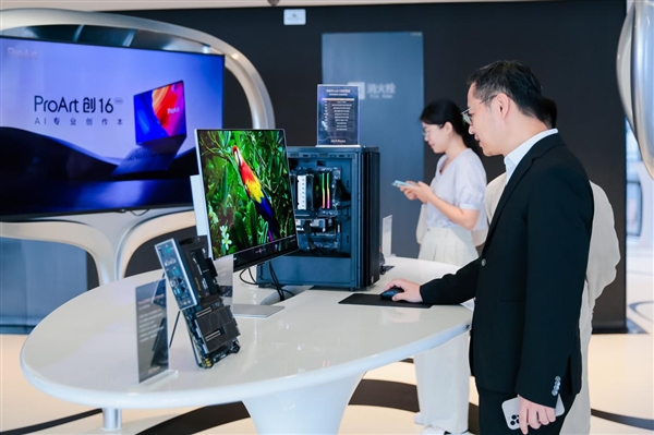 华硕ProArt创梦Pro OLED专业显示器智享AI创作先锋之旅！