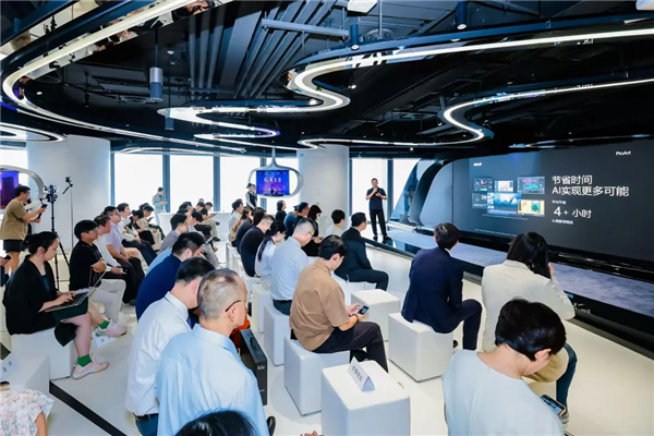 华硕ProArt联合SOHO中国开启2025智享AI创作先锋之旅