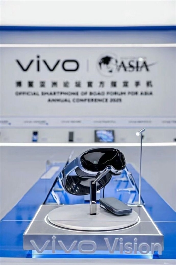 主流手机厂商第一款！曝vivo Vision本月正式发布
