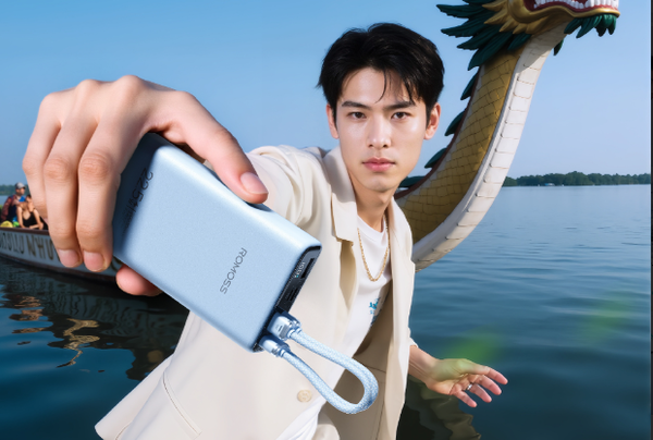 10000mAh电池手机明年问世 充电宝的时代要结束了