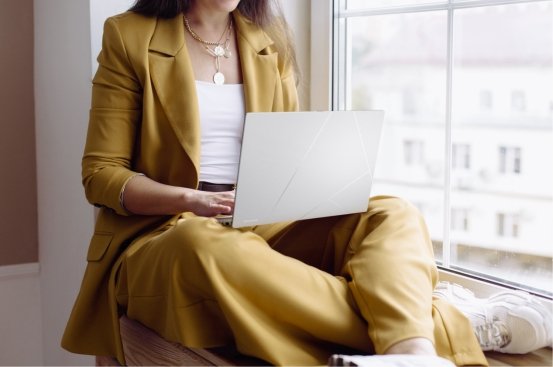 暑期换机首选，华硕灵耀14 2025极致轻薄+18h长续航到手仅5599元