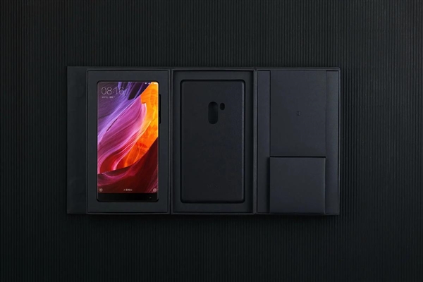 从“大下巴”到1毫米 手机屏幕边框如何一步步完成进化