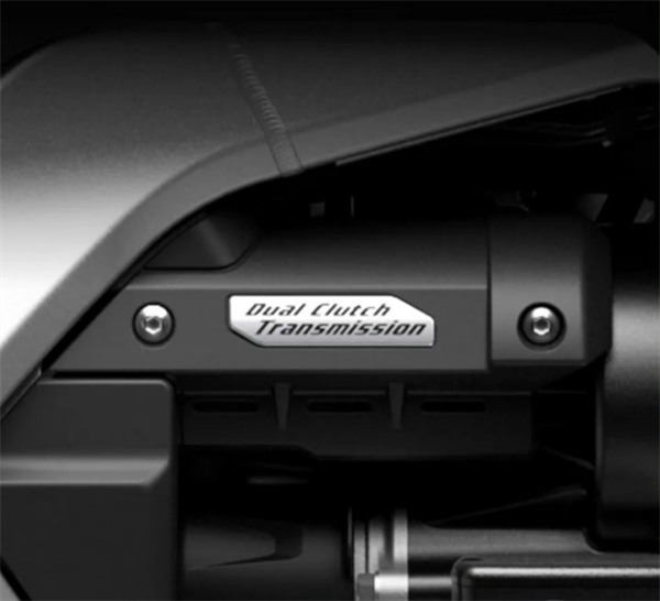 1800cc水平对置6缸机！本田金翼50周年纪念版上市：至高40.88万