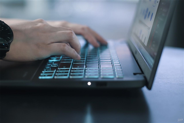 学习创作娱乐全覆盖 华硕无畏Pro16 2025助力高效开启新学期