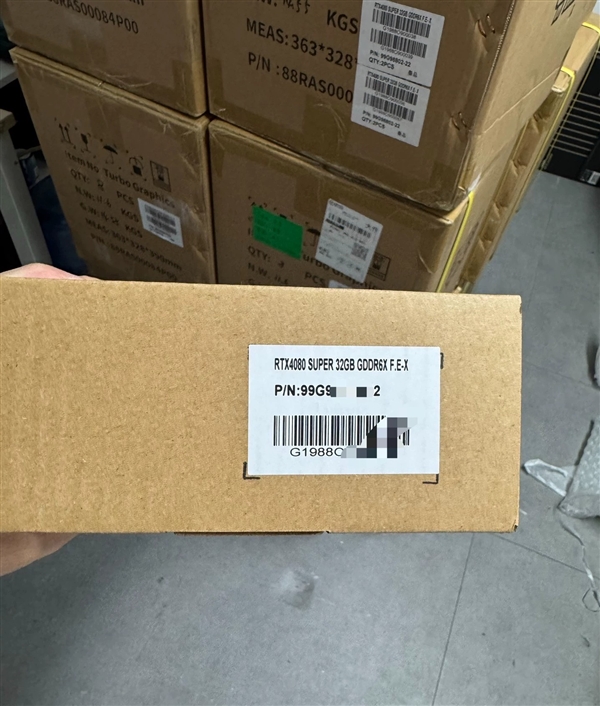 32GB大显存RTX 4080 SUPER现身：要价9200元