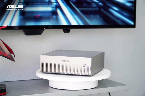 华硕携手戈20：廿载科技同行 共铸玄奘精神新篇章