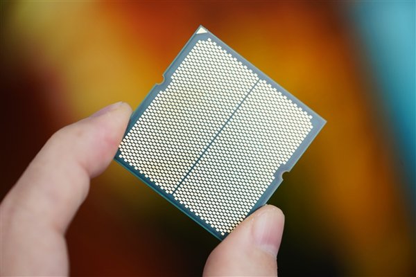 AMD最强X3D处理器！9950X3D2将用全新CCD