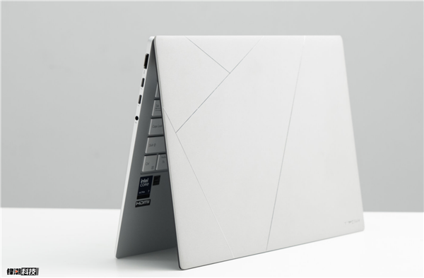 高频通勤及差旅必备 华硕灵耀14 Air轻薄有质感、性能在线