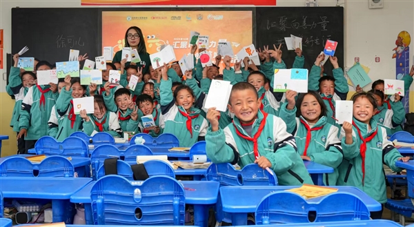 华硕e创公益十七载:“科普智联室”赋能乡村 万名青年志愿者用科技点亮未来