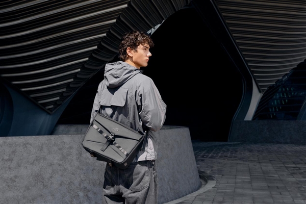 潮酷出行焕新之选 ROG发布神射手系列潮酷机能背包新品