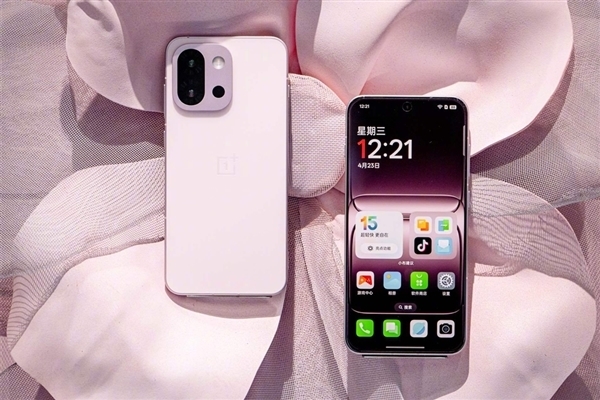 唯一子系6.3英寸小屏旗舰！<a href='https://www.oneplus.com/cn' target='_blank'><u>一加</u></a>15T入网：春节后见