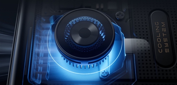 同样内置风扇 直吹SoC和主动散热风道有何不同