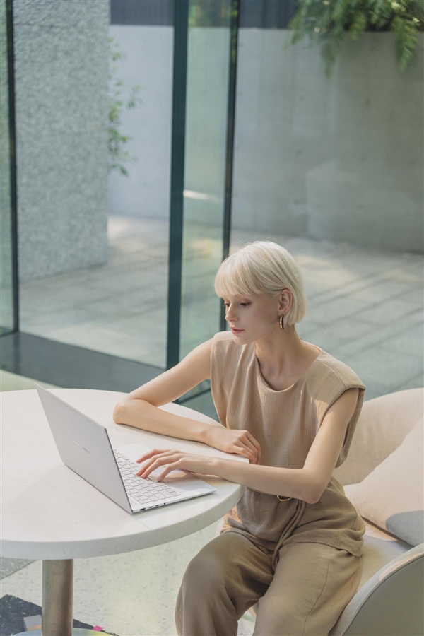 全新华硕灵耀14 Air 2026发布 第三代酷睿Ultra全芯战力赋能移动办公多场景