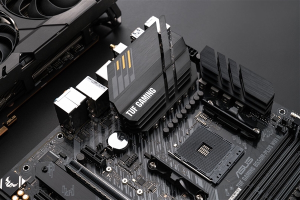 5500X3D装机首选华硕B550重炮手WIFI二代主板