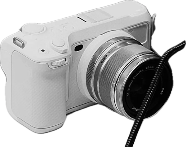 影石相机来了：可换镜头、前后双波轮