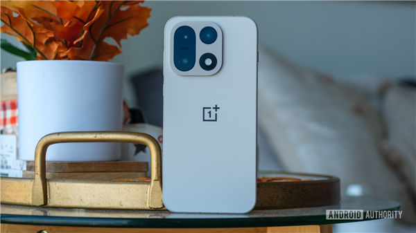 <a href='https://www.oneplus.com/cn' target='_blank'><u>一加</u></a>最强旗舰已在路上！<a href='https://www.oneplus.com/cn' target='_blank'><u>一加</u></a>16屏幕、性能大升级