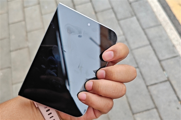 iPhone Ultra详细规格偷跑：A20 Pro+7.8英寸屏 苹果首款大折叠