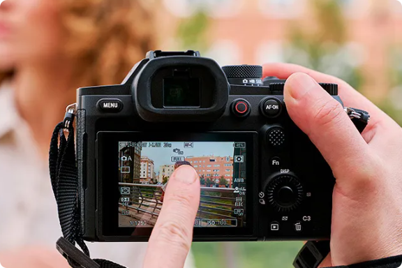 15199元！<a href='https://www.sony.com.cn/' target='_blank'><u>索尼</u></a>新一代黑卡RX10 V发布：24-600mm超长焦旗舰