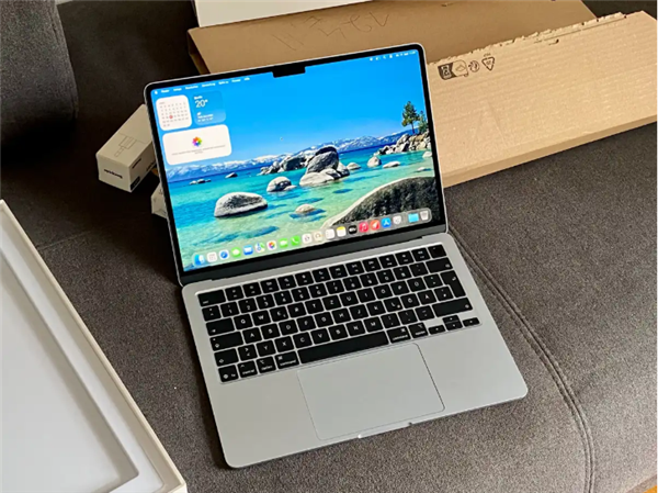 <a href='https://www.apple.com/cn/' target='_blank'><u>苹果</u></a>终于妥协了！首款触控屏MacBook Pro曝光：M5 Pro/Max加持