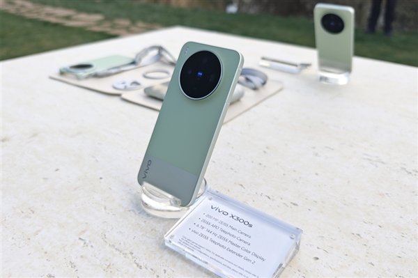 国产首款2nm小屏旗舰！vivo X500 Pro参数出炉