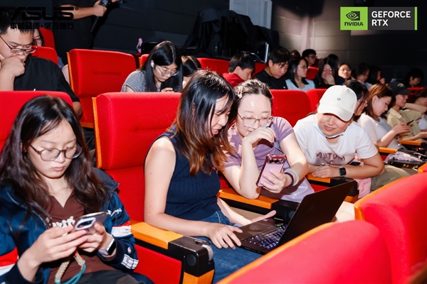 华硕ProArt创16 RTX 50系列笔记本走进上海电影学院校园公开课搭建创意实践平台